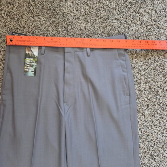 Haggar Men's Premium Classic Fit Flat Front Dress Pants Size 32X30 Gray Solid - Picture 3 of 9
